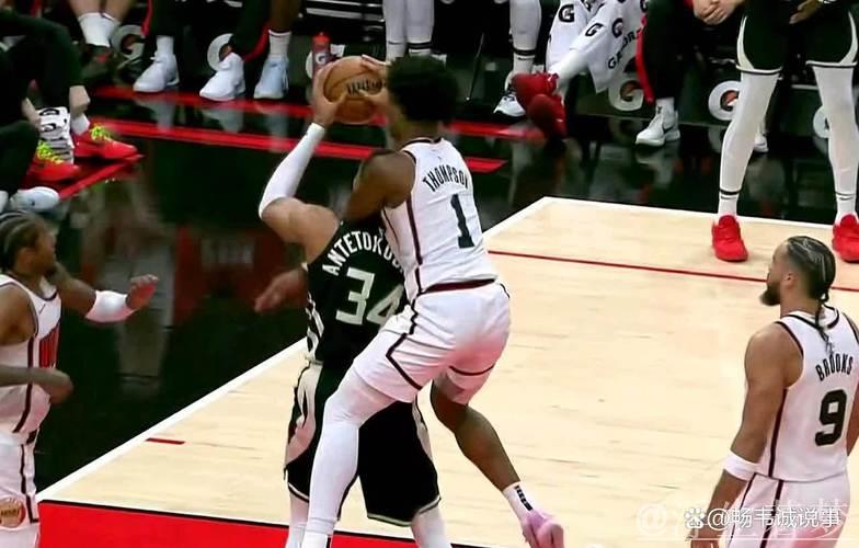 半场对决巴特勒 阿门突破强攻上篮